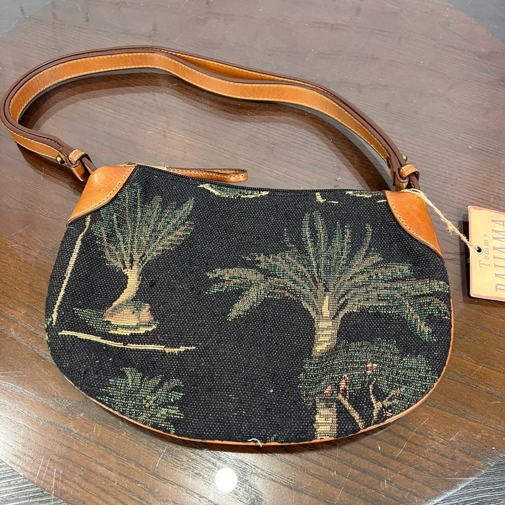 TOMMY BAHAMA TROPICAL shoulder bag.  Nwt